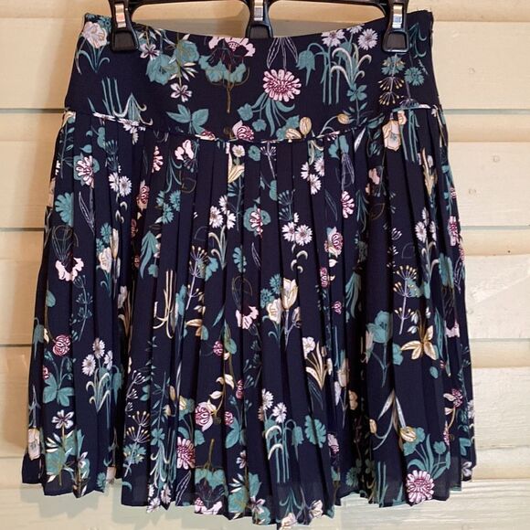 Loft Valley Dark Floral Silky Pleated Skirt Women’s 27 Inch Waist Loft SZ 0 - Picture 3 of 12